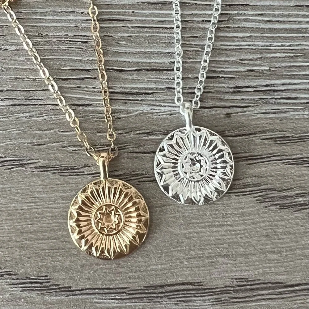 NEW | layered necklace with circular pendant